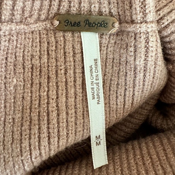 Free People Softly Structured Tunic Mauve Pink Turtleneck Sweater Size Medium - Picture 7 of 8